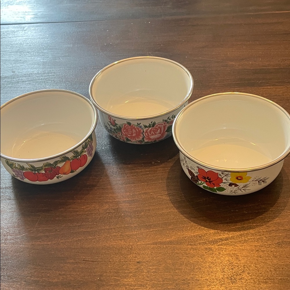 Vintage Floral and Fruit Design Bowls